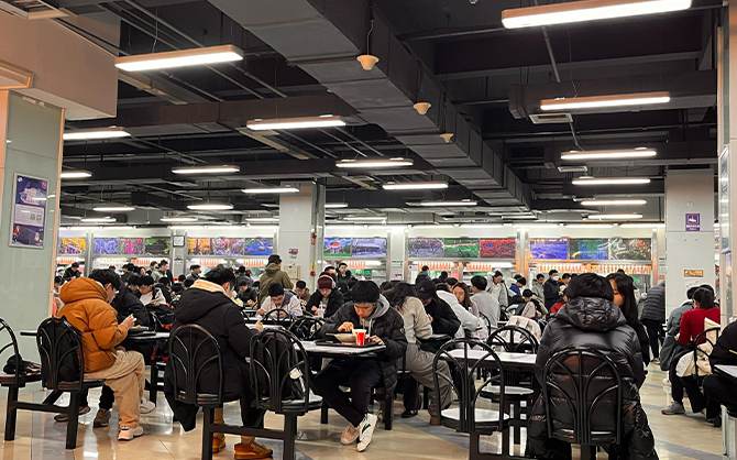 學(xué)校食堂承包成本控制關(guān)鍵，就餐現(xiàn)場(chǎng)圖片